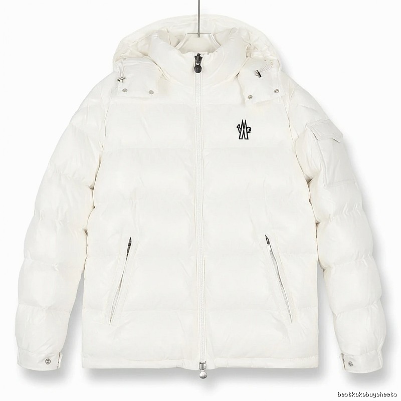 Moncler's classic and simple style white down jacket