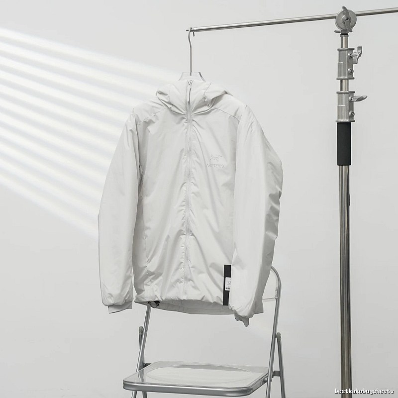 Arc'teryx Signature Edit Light Shell Jacket in White
