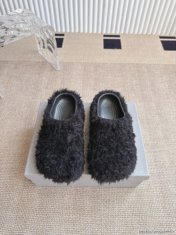 Black Fuzzy Slip-on House Slipper Fuzzy Slippers for Daily Rotation