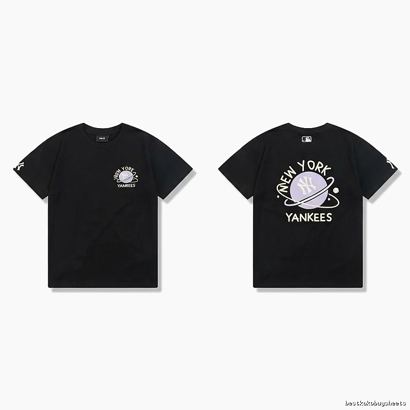 Black T-shirt of MLB New York Yankees