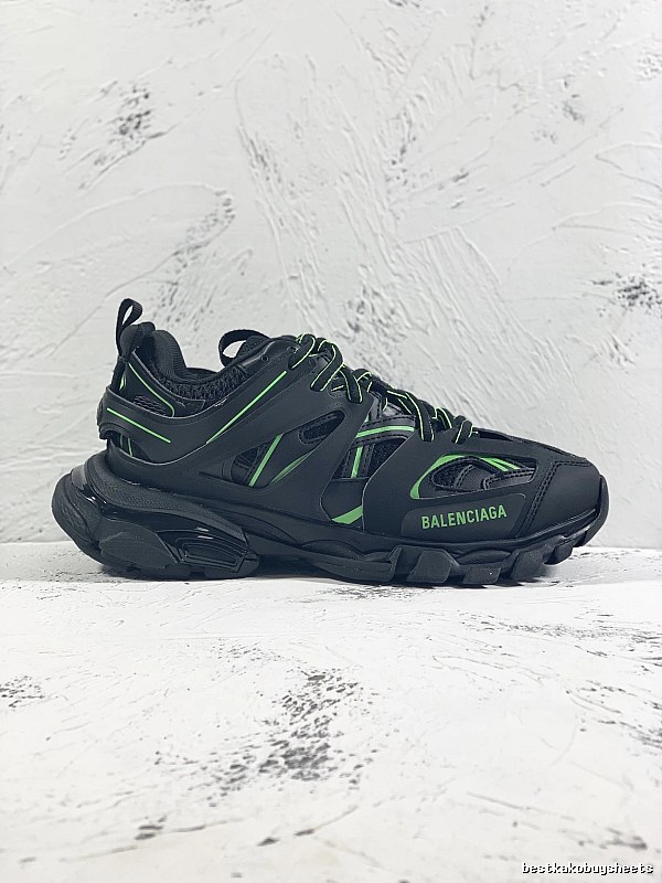 Dark Green Runner Balenciaga Dark Green Sneaker for Photo Ready Styling