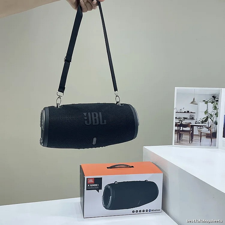 JBL Xtreme Portable Speaker in Navy