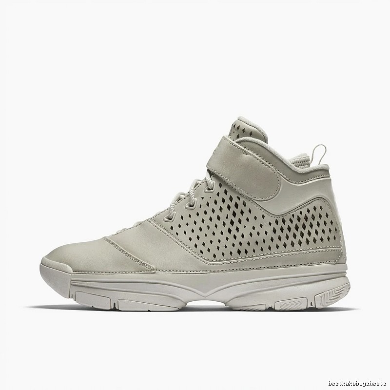 Nike retro-style grey sports shoes