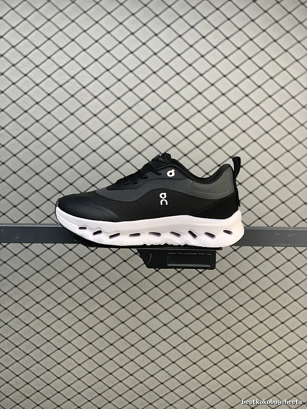 On Black Cloud Runners Defined by Streamlined Toe