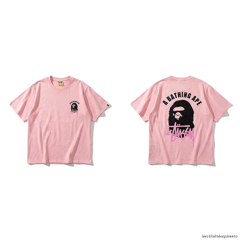 The classic pink trendy T-shirt of Bape.
